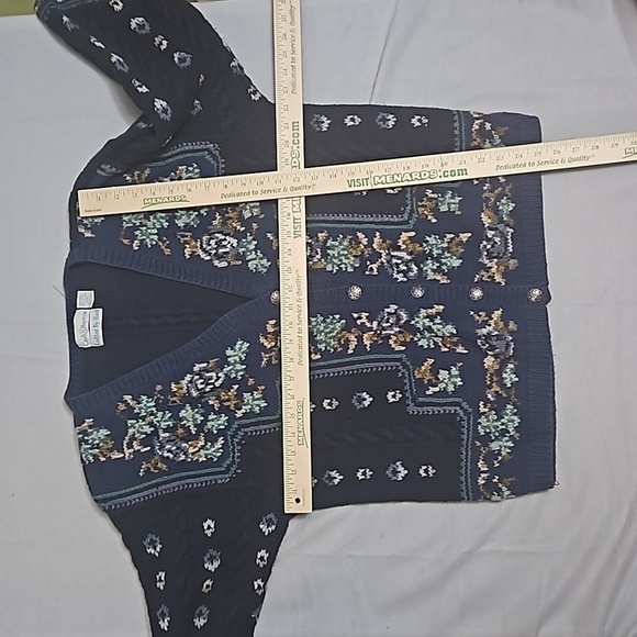Vintage  Croft & Barrow Women's Cardigan Sweater sz 22W Navy with  floral design - Picture 8 of 10